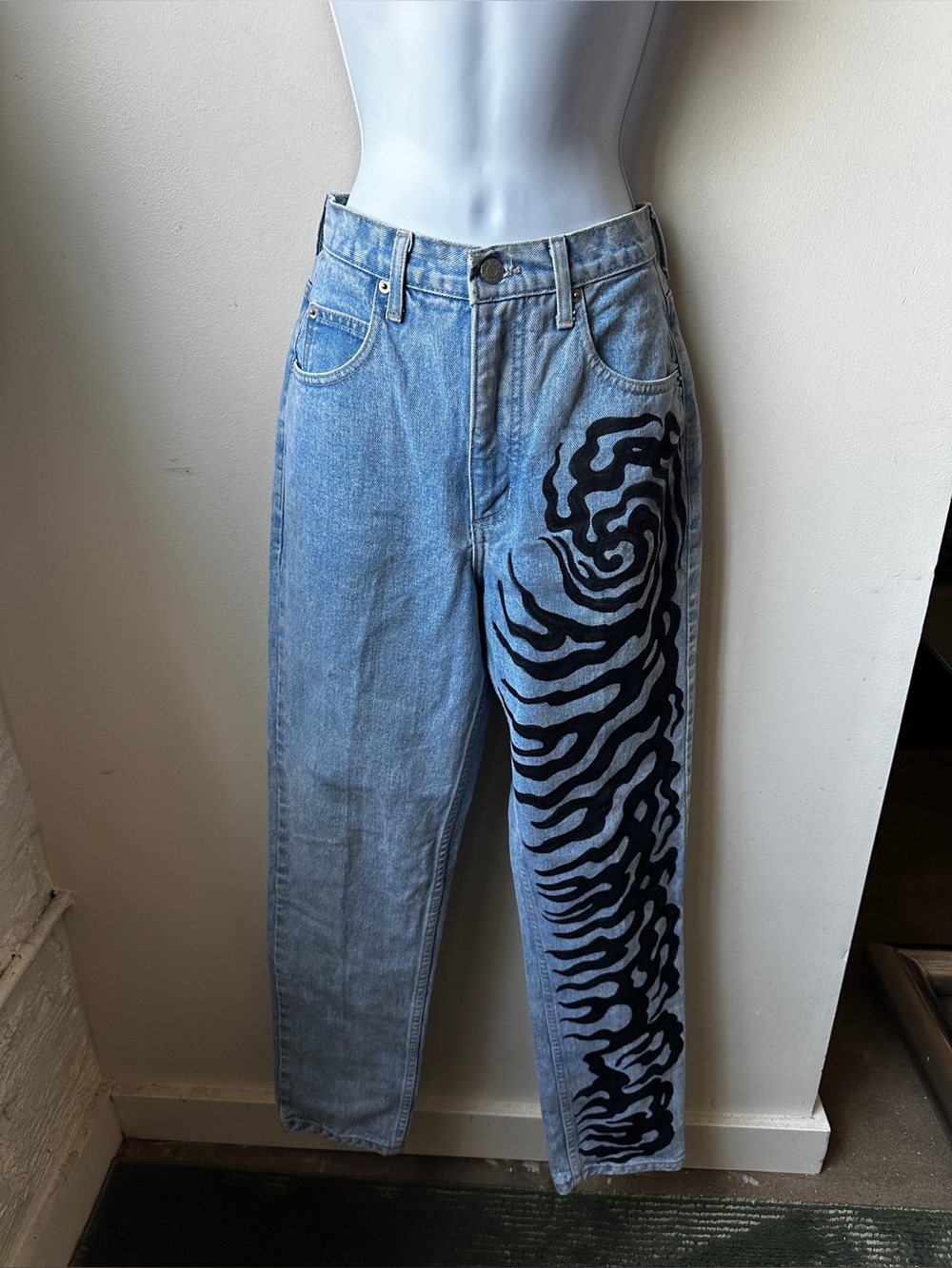 Rare VTG Guess Jeans Graphic Print Straight Leg Y2K Grunge 100% Cotton Denim, 28